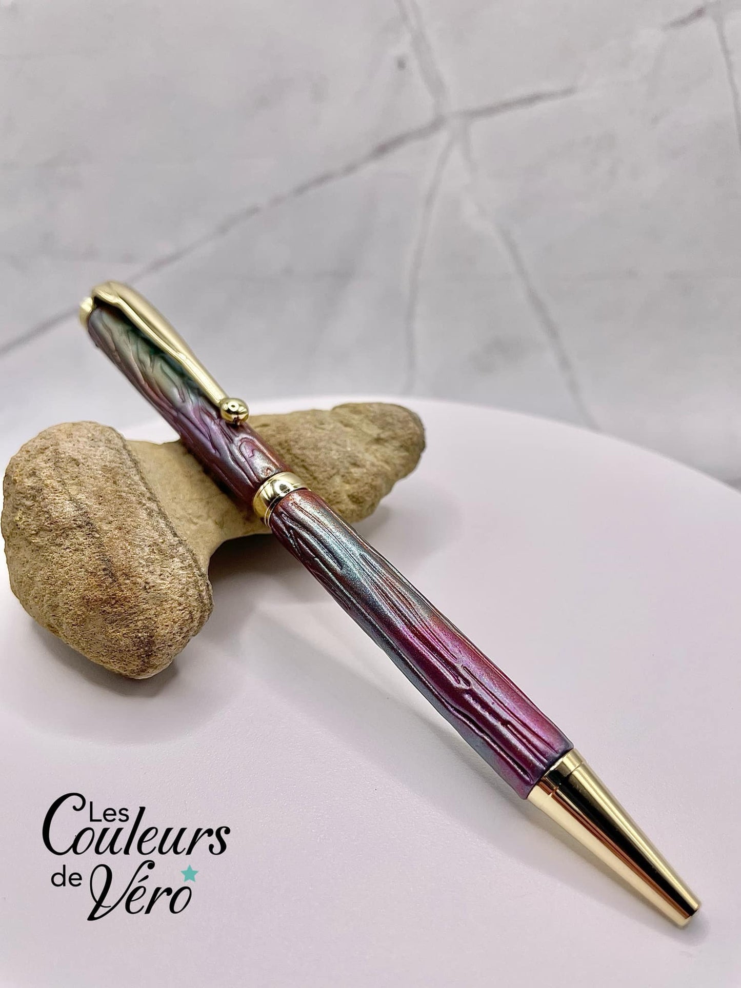 Slimline Slim Twist Collectible Ballpoint Pen; golden hearts