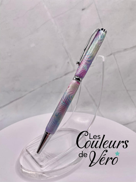 Le seul et unique exemplaire; Stylo bille twist durable, on peut changer l'encre! Un véritable Chef-d'œuvre!