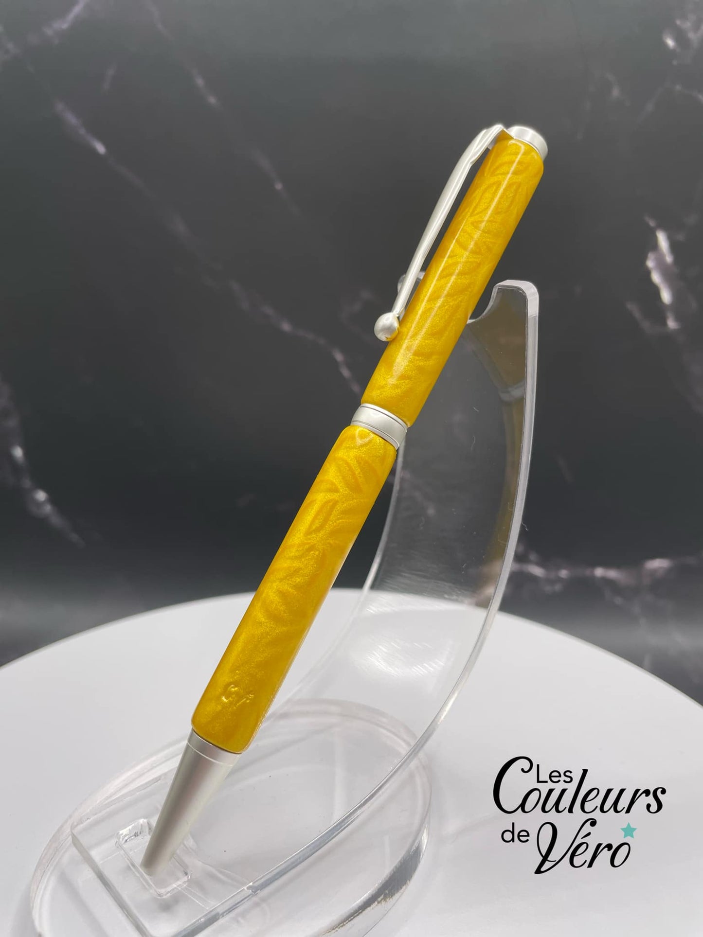 Slimline Slim Twist Collectible Ballpoint Pen; golden hearts