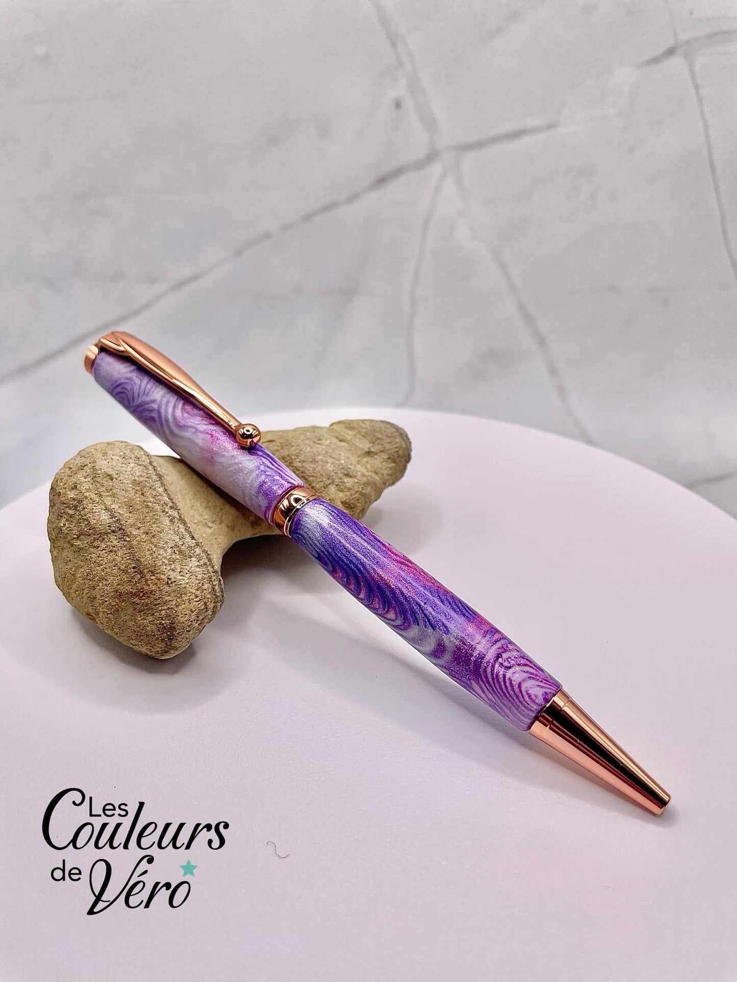 Slimline Slim Twist Collectible Ballpoint Pen; golden hearts