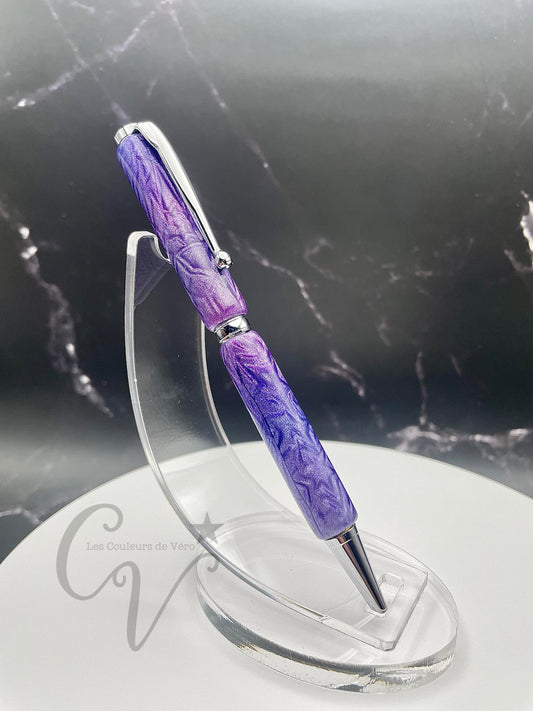 Démarquez-vous avec notre stylo bille torsion durable et unique! Confortable à utiliser et d'une qualité haut-de-gamme. Ajoutez-le à votre collection de stylos originaux et découvrez des possibilités infinies avec ce stylo de luxe. Faites le choix audacieux avec notre stylo exceptionnel, le crayon à l'encre qui vous fera vivre des aventures uniques!