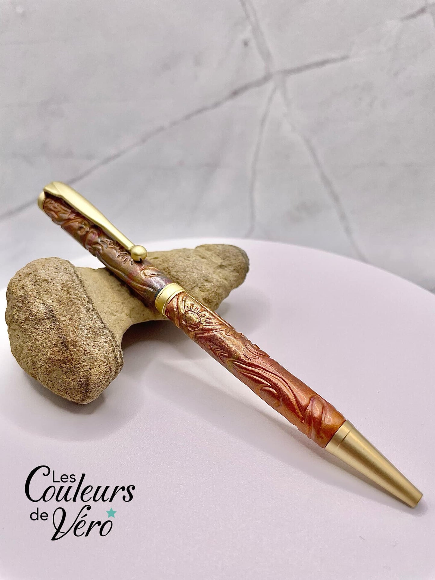 Slimline Slim Twist Collectible Ballpoint Pen; golden hearts