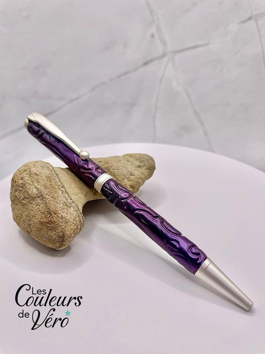 Slimline Slim Twist Collectible Ballpoint Pen; golden hearts