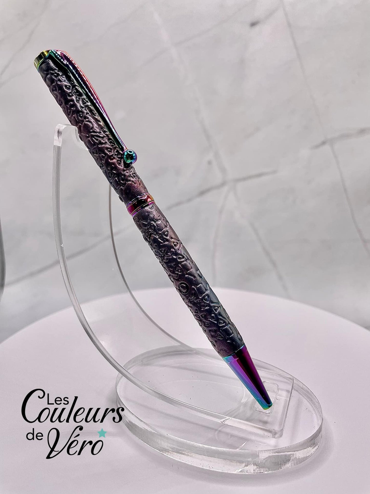 Le seul et unique exemplaire; Stylo bille twist durable, on peut changer l'encre! Un véritable Chef-d'œuvre!