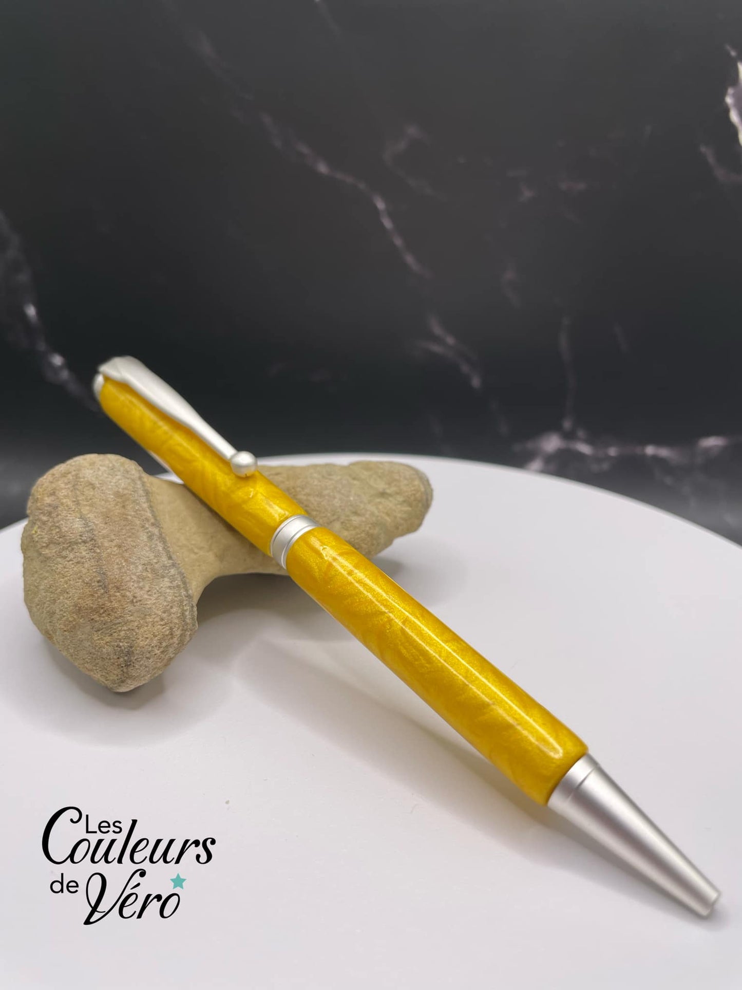 Slimline Slim Twist Collectible Ballpoint Pen; golden hearts