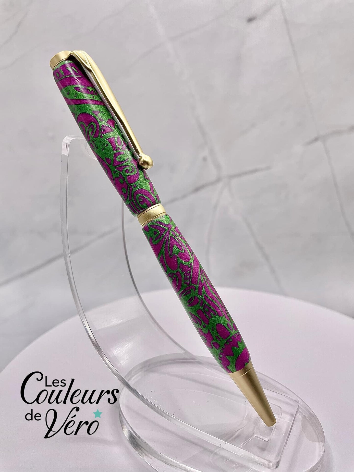 Slimline Slim Twist Collectible Ballpoint Pen; golden hearts