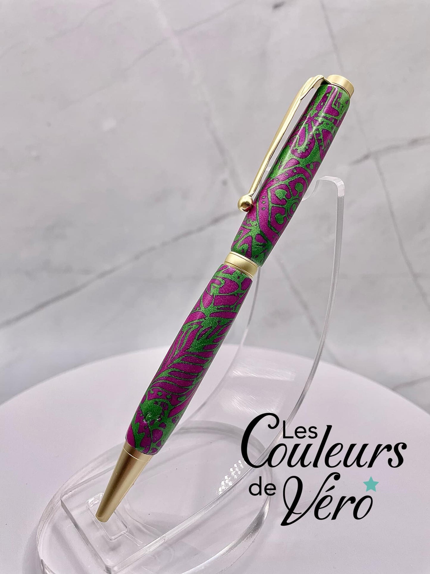 Slimline Slim Twist Collectible Ballpoint Pen; golden hearts