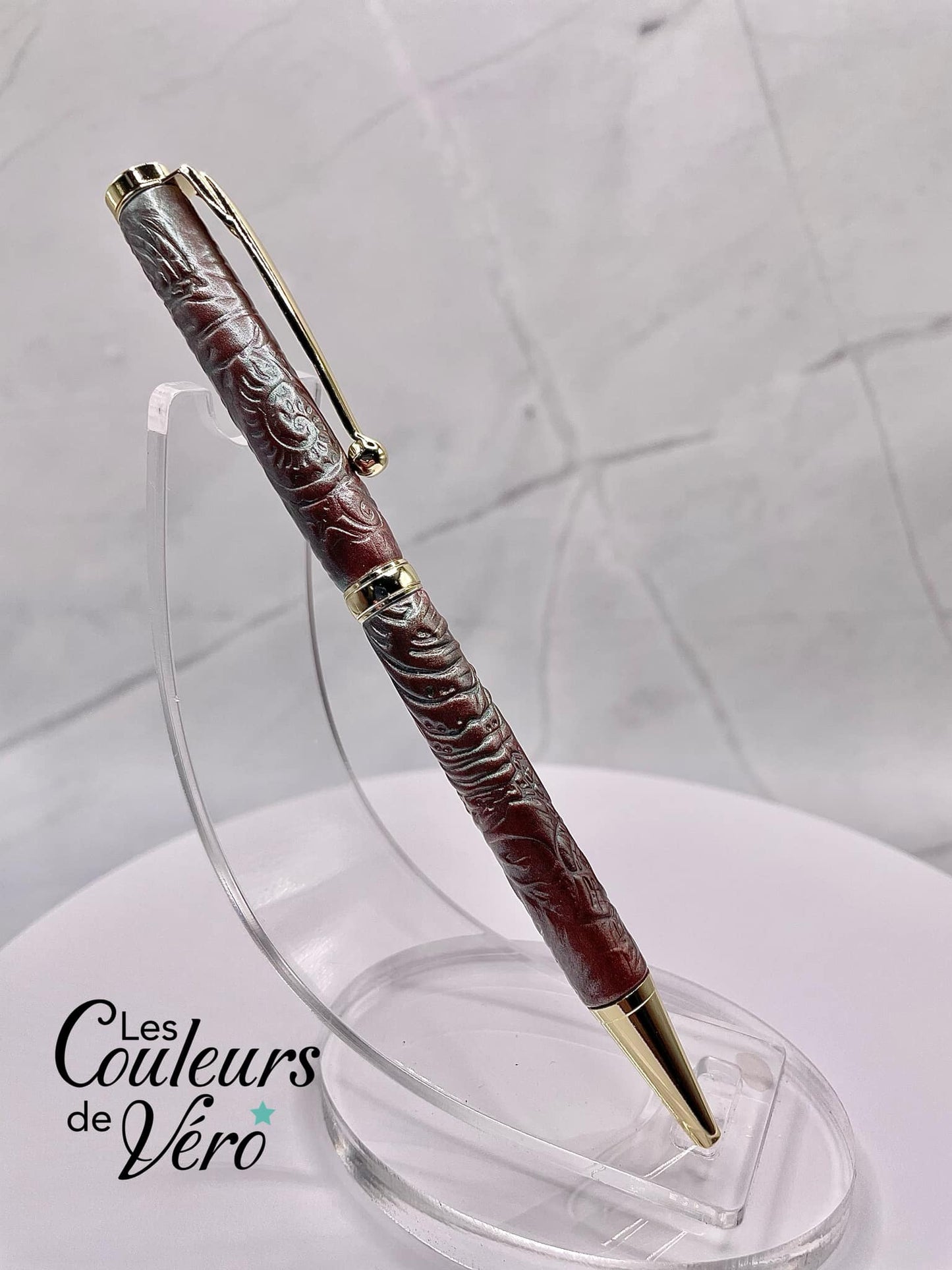 Slimline Slim Twist Collectible Ballpoint Pen; golden hearts