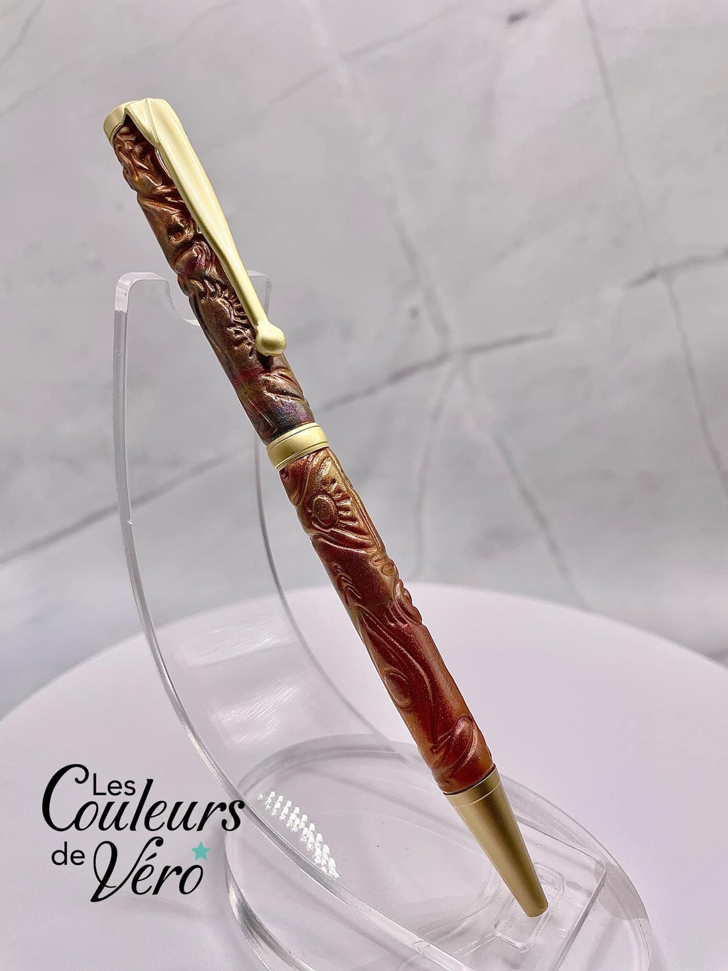 Slimline Slim Twist Collectible Ballpoint Pen; golden hearts