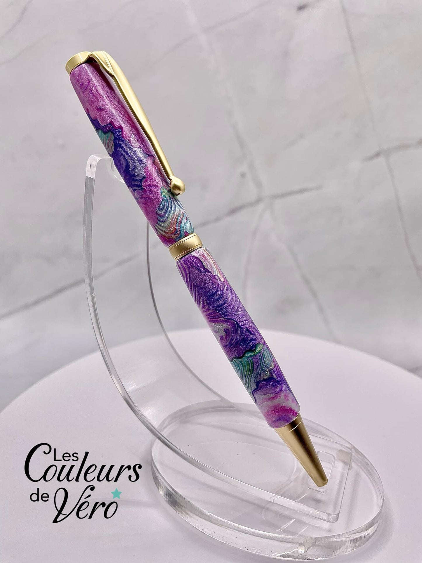 Slimline Slim Twist Collectible Ballpoint Pen; golden hearts