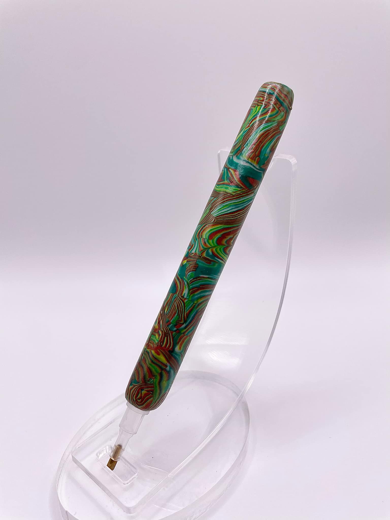 Stylet / crayon diamond painting; Très léger Fait main!

Ce stylet pour peinture en diamant, fait en pâte polymère est moulé à la main. D'une Durabilité et légerté incroyable.