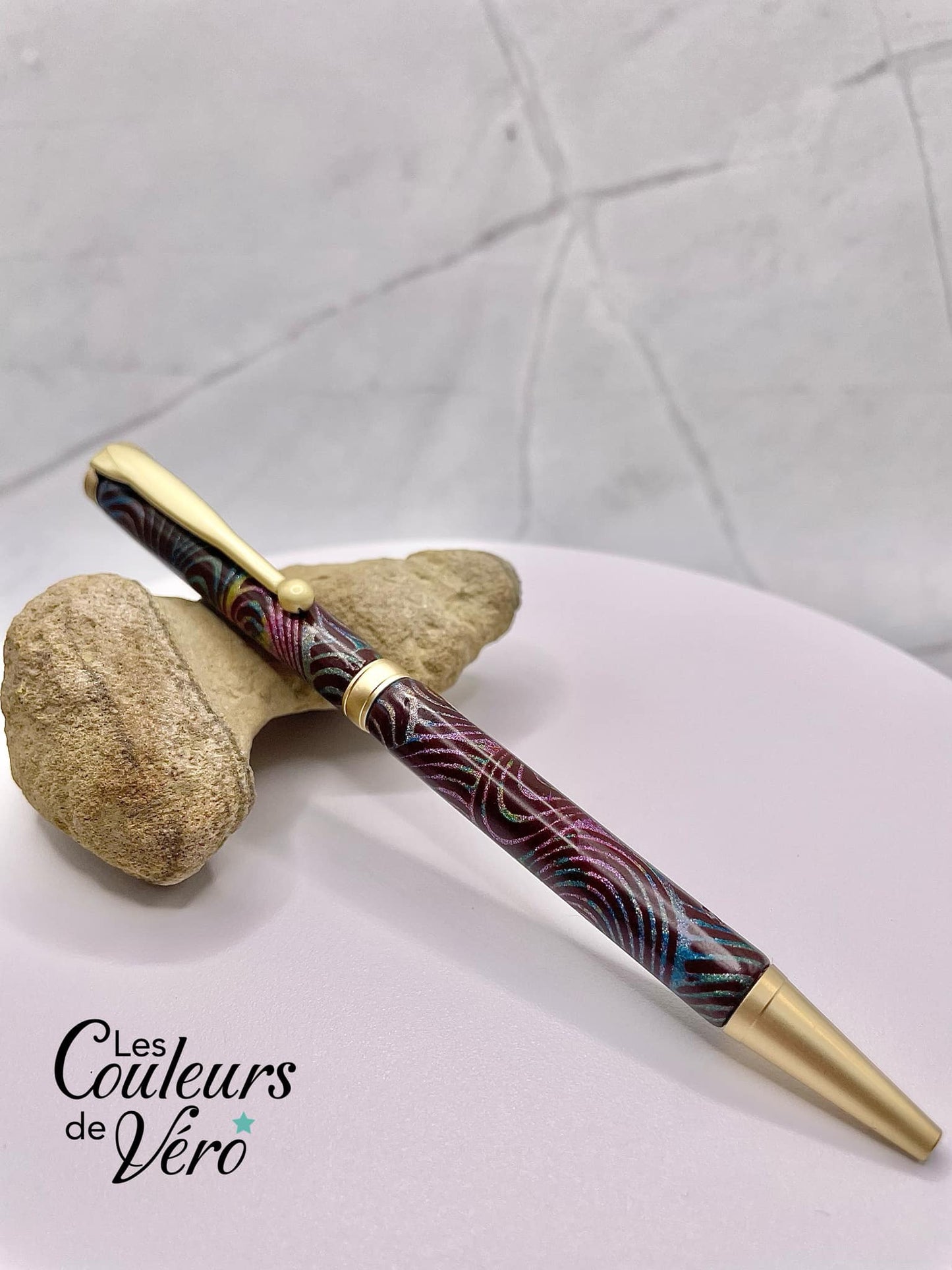 Slimline Slim Twist Collectible Ballpoint Pen; golden hearts