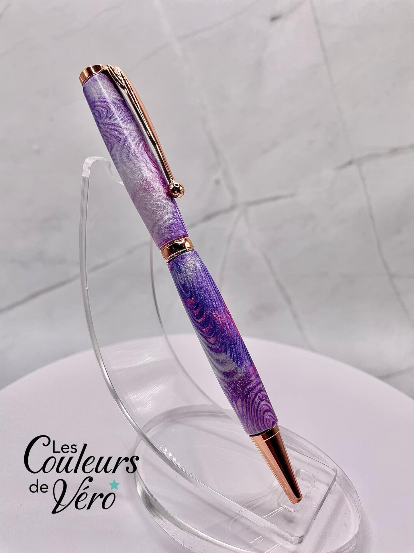 Slimline Slim Twist Collectible Ballpoint Pen; golden hearts