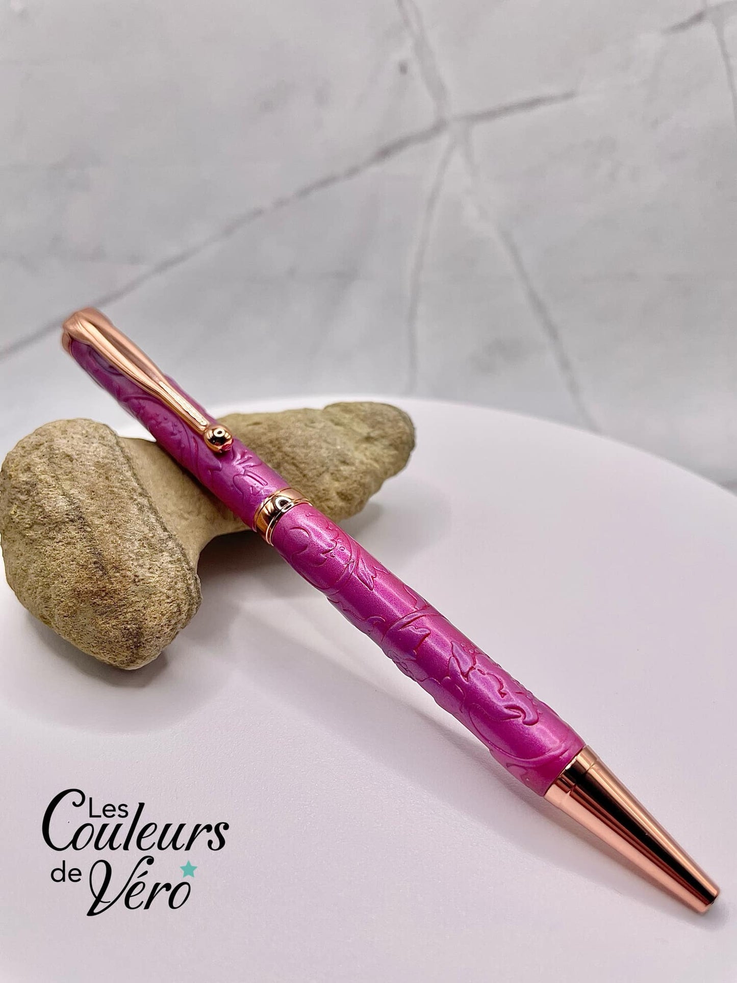 Slimline Slim Twist Collectible Ballpoint Pen; golden hearts