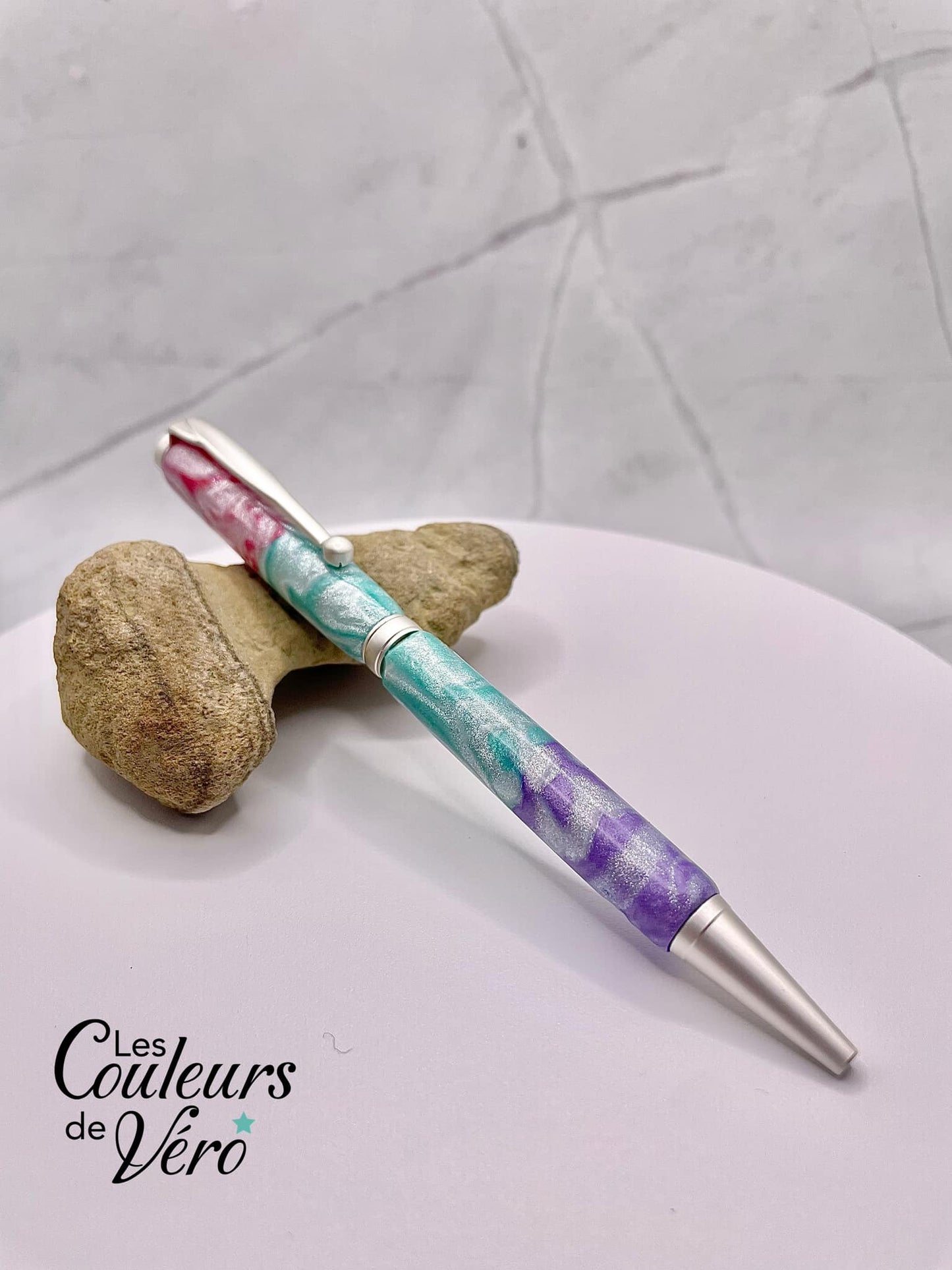 Slimline Slim Twist Collectible Ballpoint Pen; golden hearts