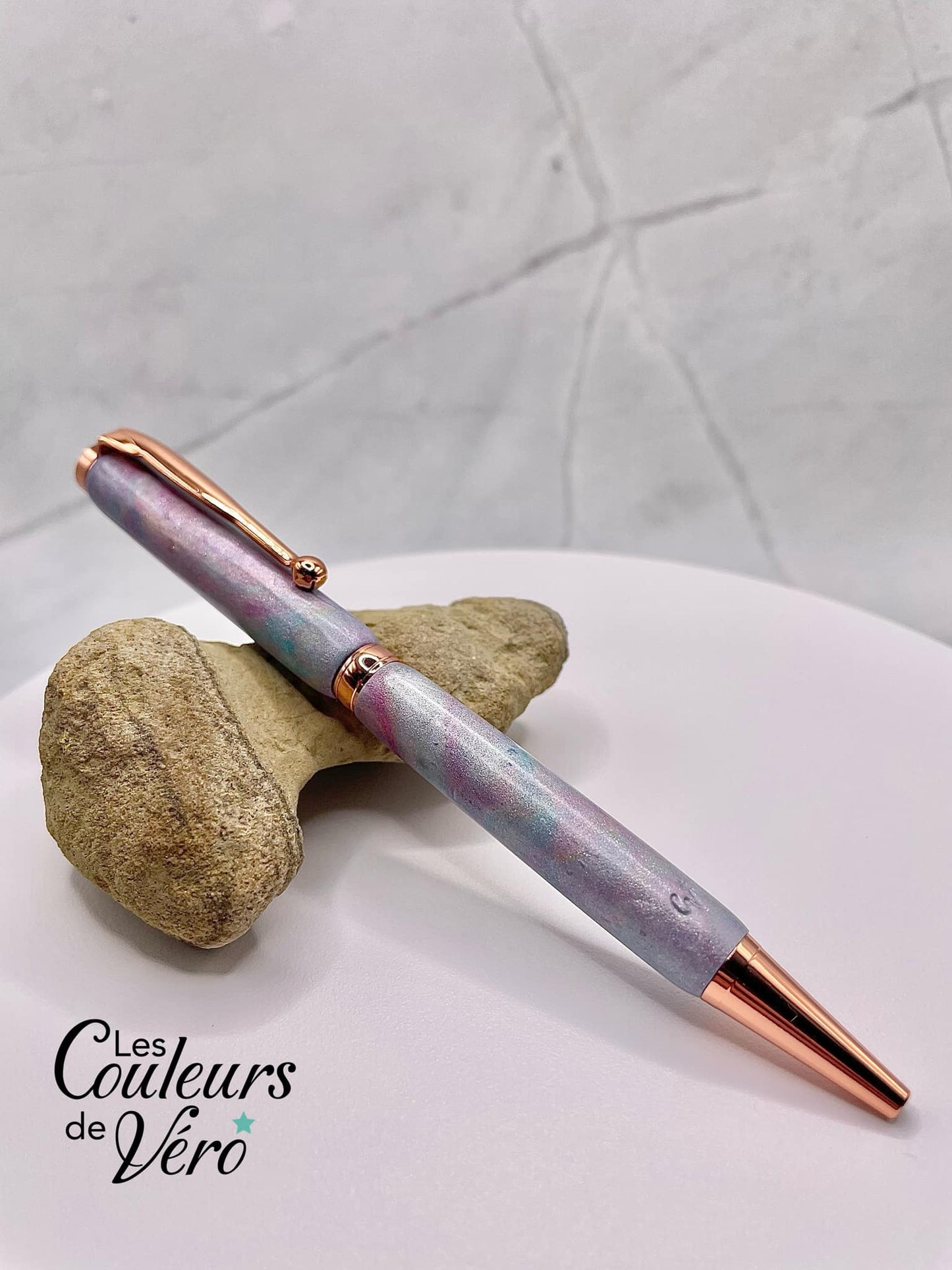 Slimline Slim Twist Collectible Ballpoint Pen; golden hearts