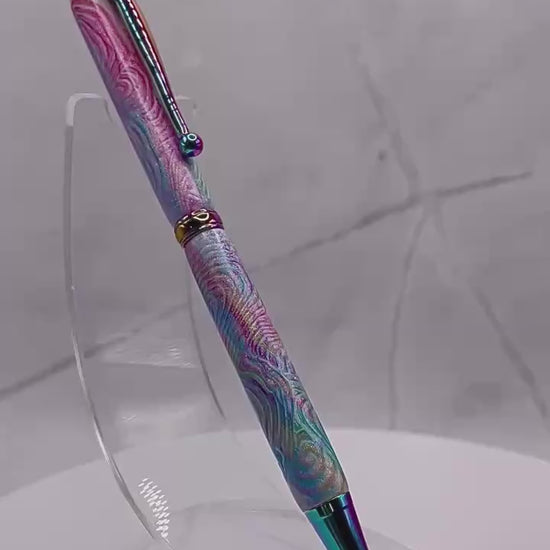 Le seul et unique exemplaire; Stylo bille twist durable, on peut changer l'encre! Un véritable Chef-d'œuvre!